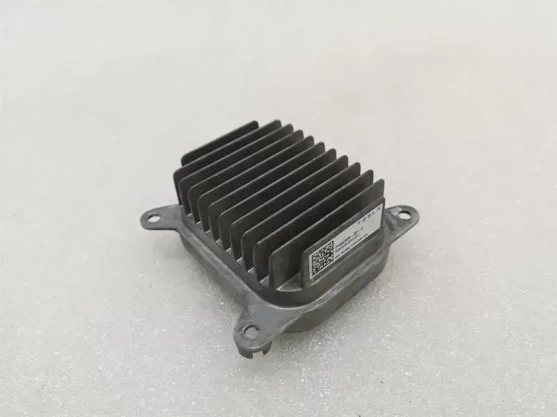 Tesla Model 3 Tesla Model 3 Standard Range LED Ballast 1532925-02-C LED Ballast Body type: Hatchback
Fuel: ELECTRIC