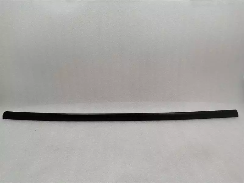 Tesla Model 3 TESLA MODEL 3 STANDARD RANGE Door Seal 1090504-00-F Door Seals REAR RIGHT Body type: Hatchback
Fuel: ELECTRIC