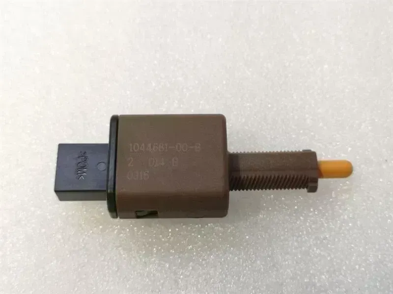 Tesla Model 3 TESLA MODEL 3 STANDARD RANGE Sensor 1044681-00-B BRAKE SWITCH Body type: Hatchback
Fuel: ELECTRIC