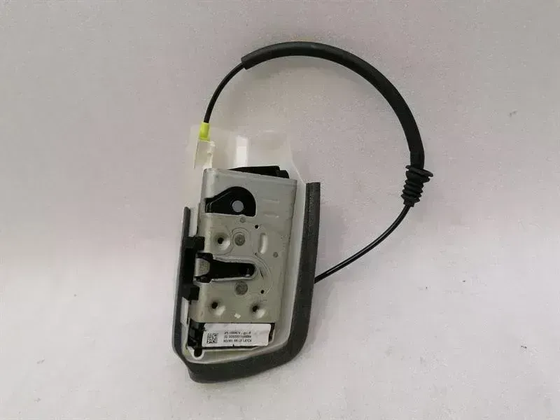 Tesla Model 3 Tesla Model 3 Rear Left Door Lock 1500674-01-B Door Lock Rear Left Body type: Hatchback
Fuel: ELECTRIC