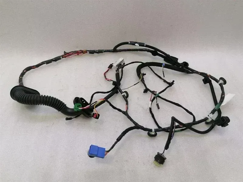 Tesla Model 3 Tesla Model 3 Front Passenger Door Wiring 3067957-02-C Passenger Door Wiring Harness Body type: Hatchback
Fuel: ELECTRIC