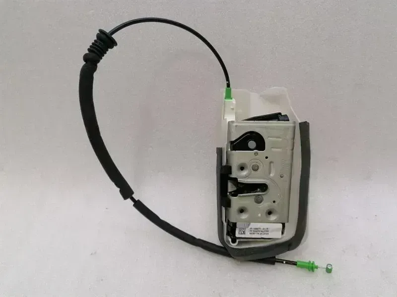 Tesla Model 3 Tesla Model 3 Door Lock 1500672-01-B Door Lock Front Left Front Left Body type: Hatchback
Fuel: ELECTRIC