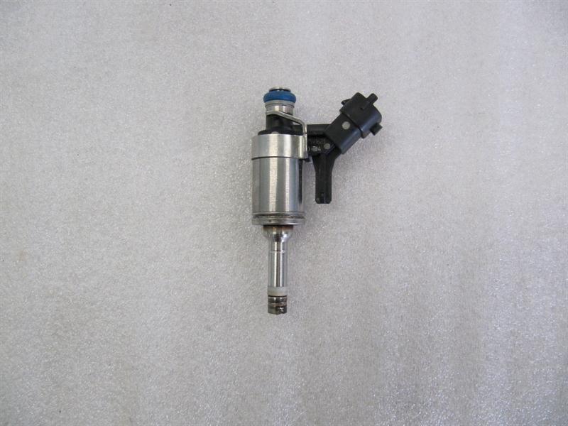 BMW 1 (E81 / E82 / E87 / E88) BMW 1 Series F20 Injector 0261500073 Fuel Injector 1.8 1.6 Body type: Hatchback
Fuel: Petrol
