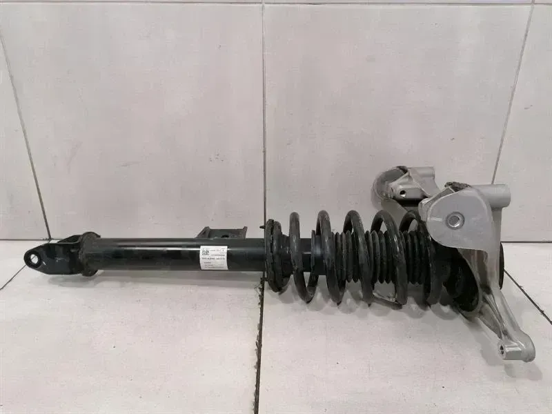 Tesla Model 3 Tesla Model 3 Standard Range Shock Absorber FRH 1044369-01-F Front Shock Absorber Body type: Hatchback
Fuel: ELECTRIC