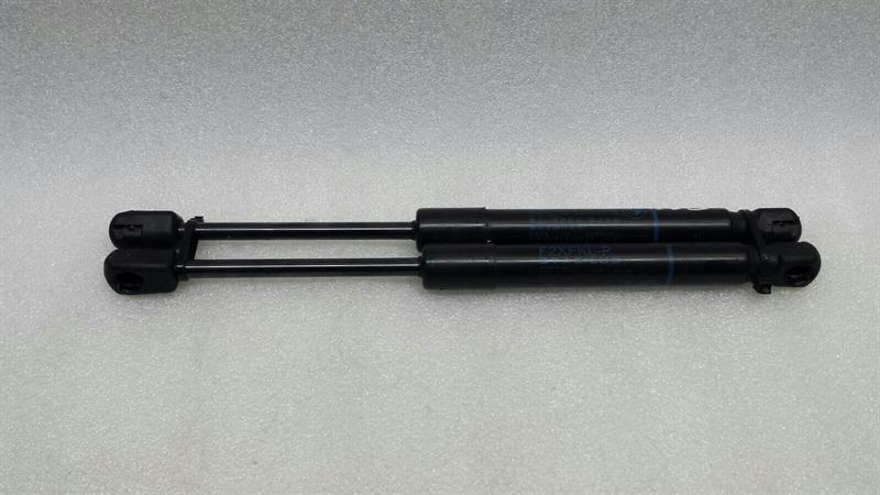 BMW 1 (E81 / E82 / E87 / E88) BMW 1 Series F20 Bonnet Strut Set 7239233 Damper Bonnet Set Body type: Hatchback
Fuel: Petrol