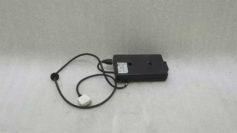 Mercedes-Benz CLK (W209) Mercedes CLK W209 Multimedia Module B67824252 Control Unit iPod Interface Body type: Convertible
Fuel: Petrol