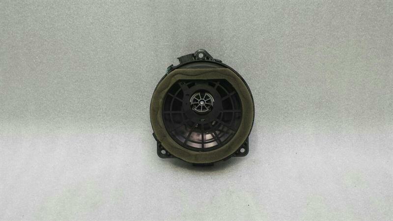 Mercedes-Benz CLK (W209) Mercedes CLK W209 Speakers A2038205802 Loudspeakers Logic7 L7 HK Body type: Convertible
Fuel: Petrol