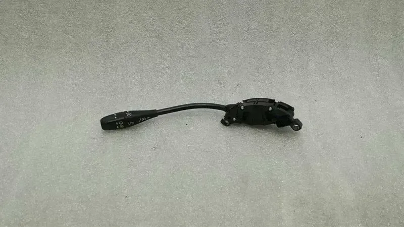 Mercedes-Benz CLK (W209) Mercedes CLK W209 Cruise Control Switch A0085452624 Cruise Control Switch Body type: Convertible
Fuel: Petrol