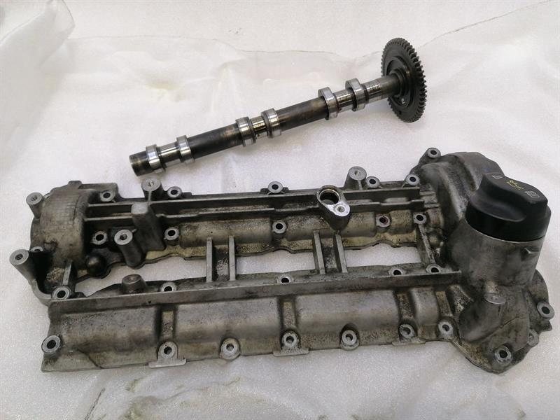 Mercedes-Benz C (W204) sylinterikansi MERCEDES W207 RIGHT CYLINDER HEAD COVER A642010...