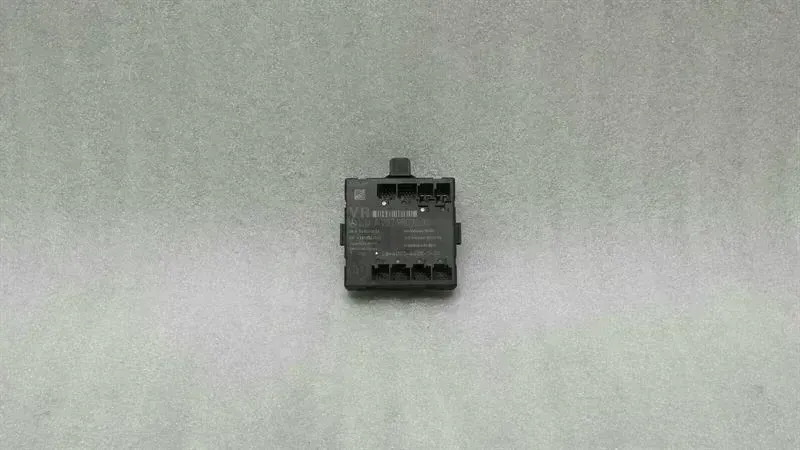 Mercedes-Benz C (W204) Electronic module