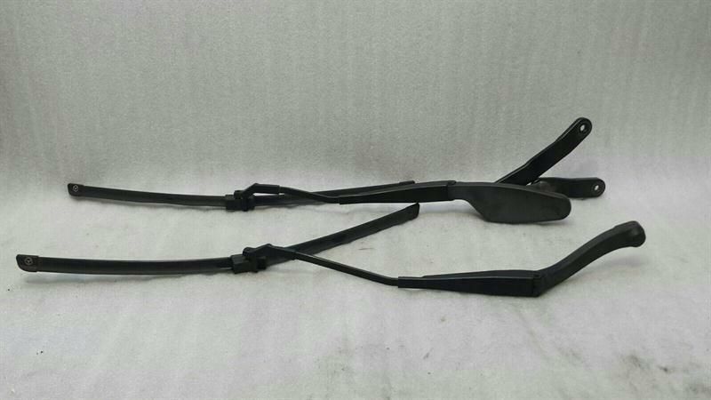 Mercedes E Class W207 RHD Wiper Arm A2078200544 Right Hand Drive Set