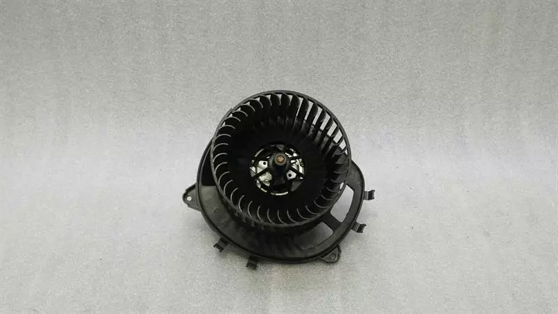 Mercedes-Benz A (W169) Mercedes ML W164 rear heater blower engine heater blower rear Body type: SUV
Fuel: Diesel