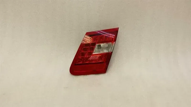 Mercedes-Benz C (W204) Right Rear Light Mercedes E Class W212 Right Rear Light A2128200...
