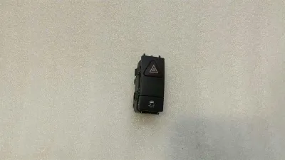 Mercedes E Klasa W212 Przełącznik świateł awaryjnych A2128207210 Przełącznik systemu świateł awaryjnych