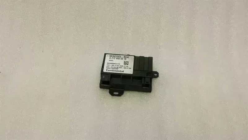 Mercedes-Benz C (W204) Electronic module Mercedes W212 fuel pump module A2124400314 cont...