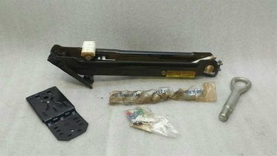 Mercedes ML W164 SAVER KIT A1645800018 Zestaw narzędzi do podnośnika