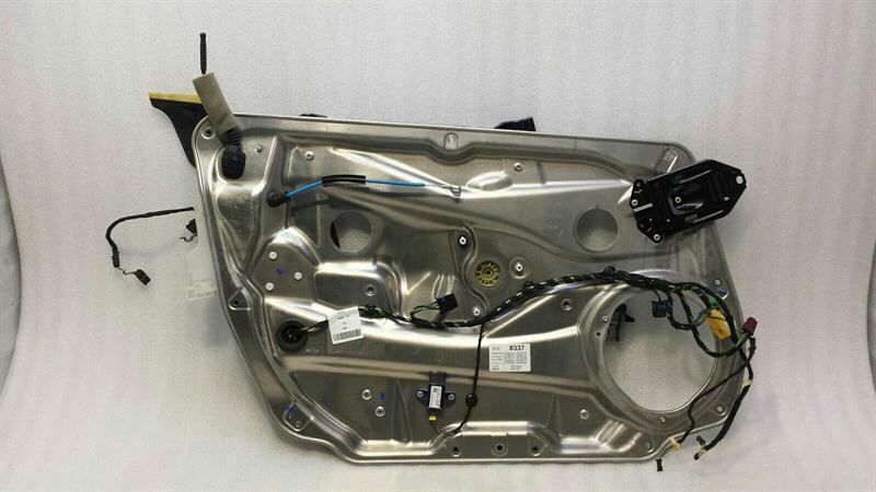 Mercedes-Benz C (W204) Left Front Door Winder MERCEDES E Class W212 FLH Door Winder A21272015...