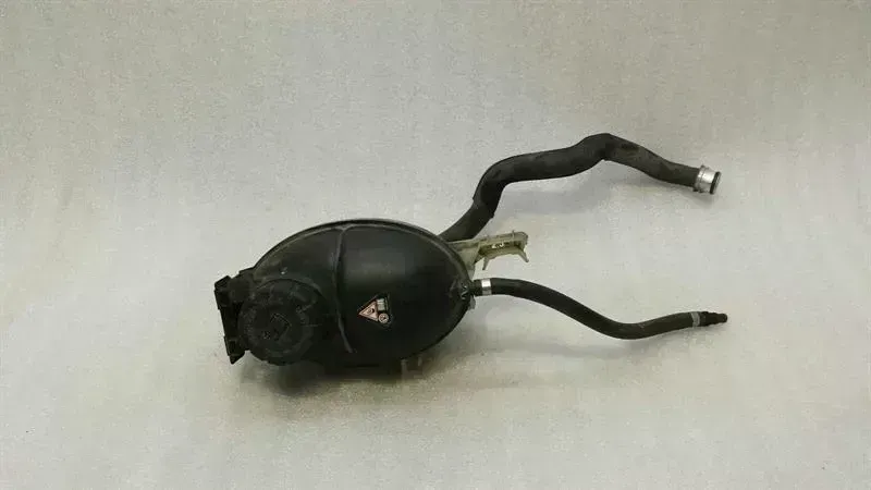 Mercedes-Benz A (W169) Mercedes E Class W212 Expansion Tank A2045000649 Balancing Tank Cooling Water Body type: Saloon
Fuel: Petrol