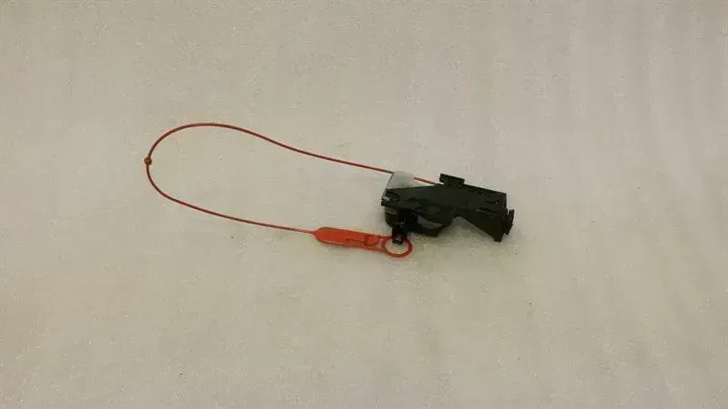 Mercedes-Benz C (W204) Electronic module Mercedes E Class W212 W207 Fuel Cap Actuator A2...