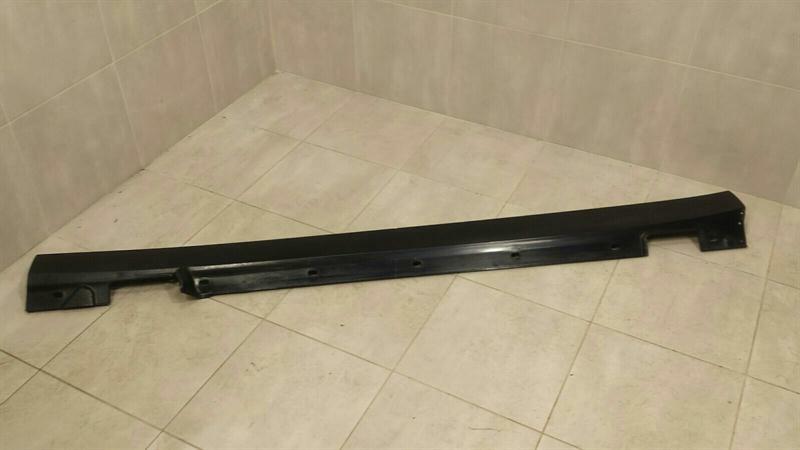 Mercedes-Benz A (W169) Mercedes E Class W212 Left Side Skirt A2126980154 Side Skirts Left