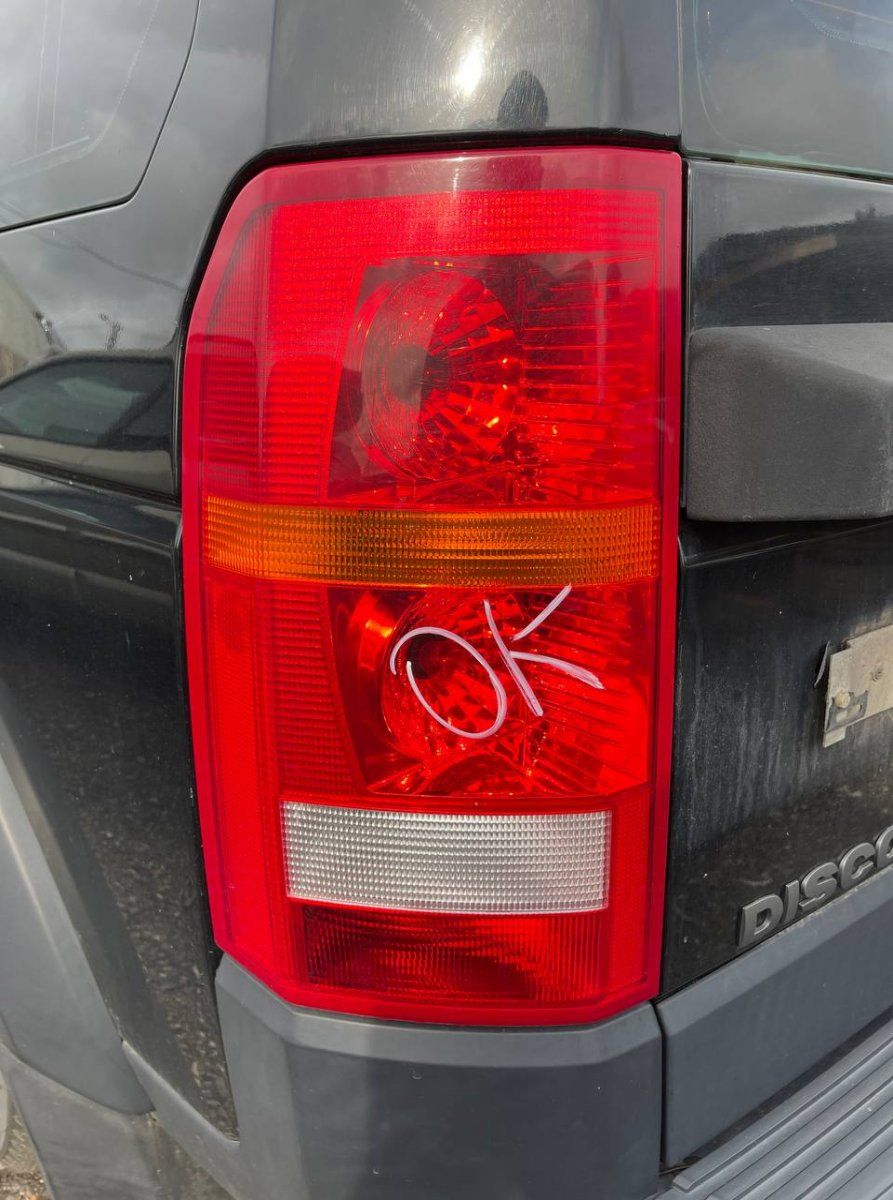 Tail light left LAND ROVER DISCOVERY III (TAA) (2004-2009)