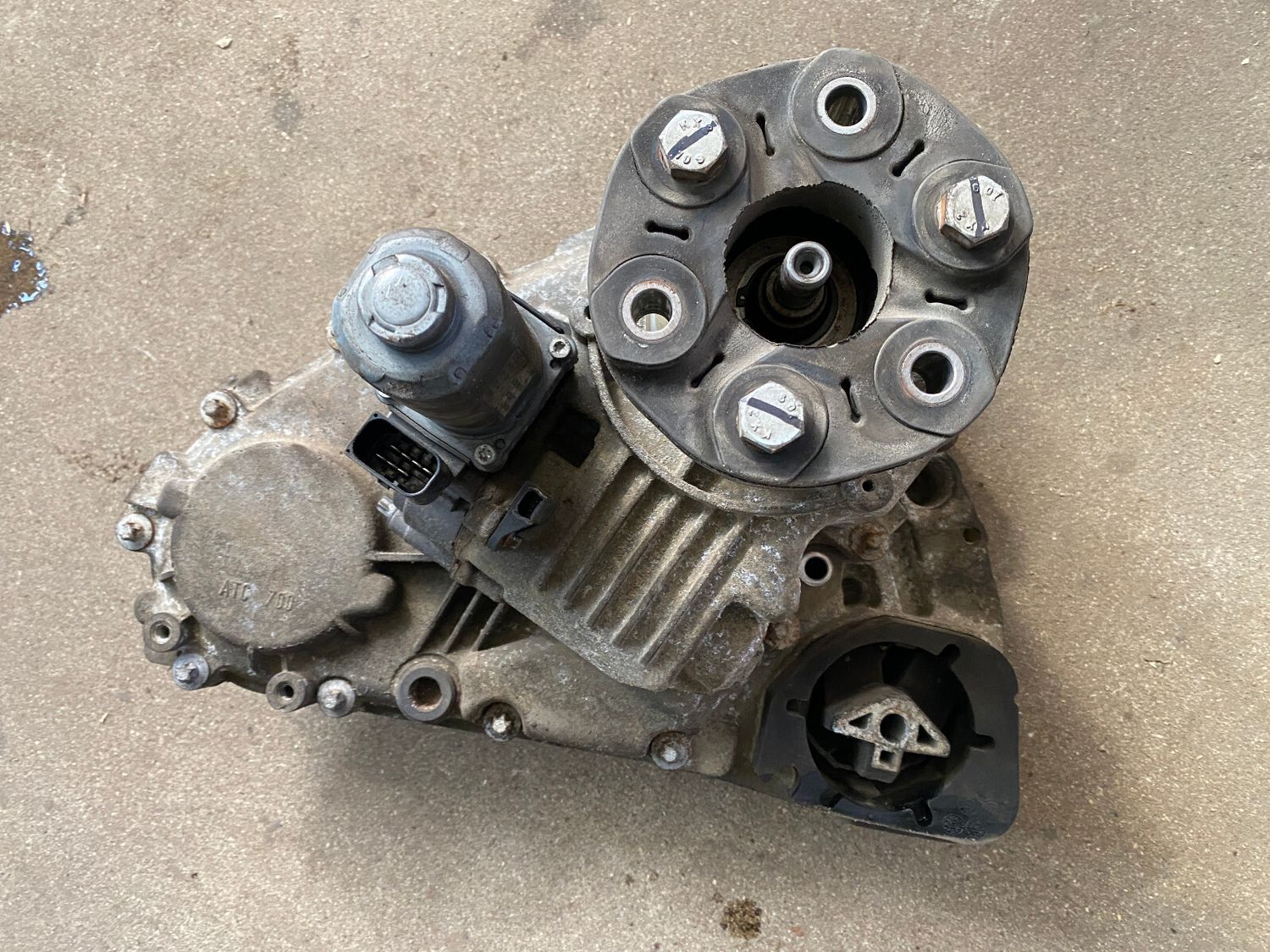 GENUINE BMW X5 E70 X6 E71 Transfer box ATC 700