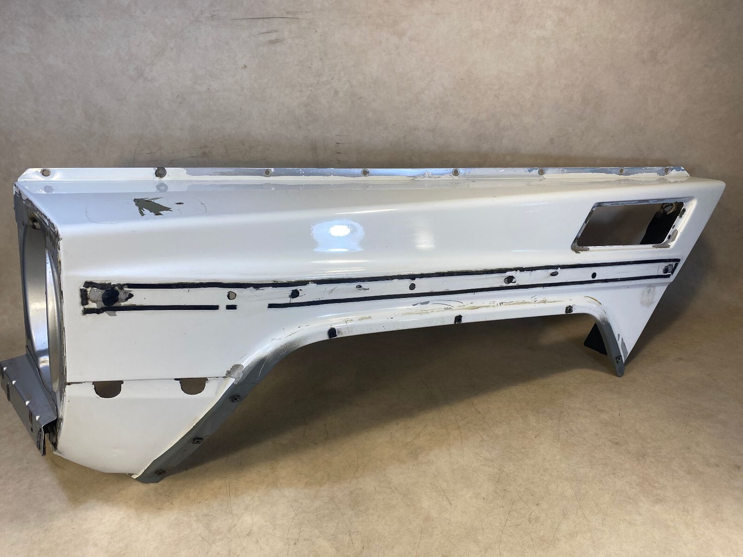 Mercedes G class W463 GENUINE Front Fender Left A4638804606 02-07 Year.