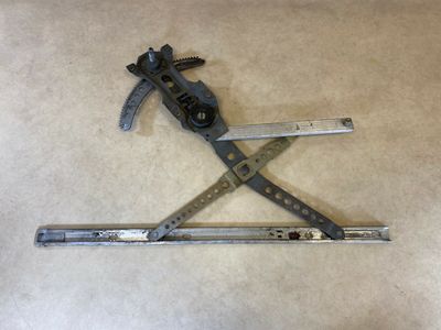 BMW 7 E23 GENUINE Front Right Window Mechanic Regulator 51321867922