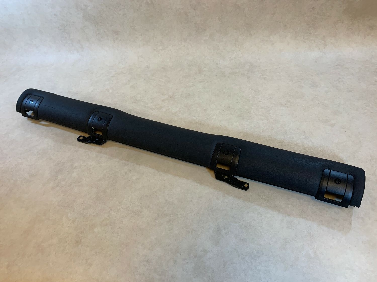 BMW 5 F11 F11 LCI OEM Tylna czarna skórzana osłona paska z uchwytem Isofix