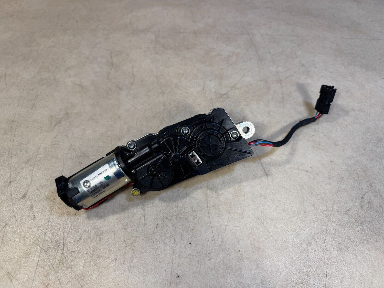Genuine BMW X5 E70 CLI E70 REAR TRUNK LOCK LATCH ACTUATOR MOTOR 51247175817