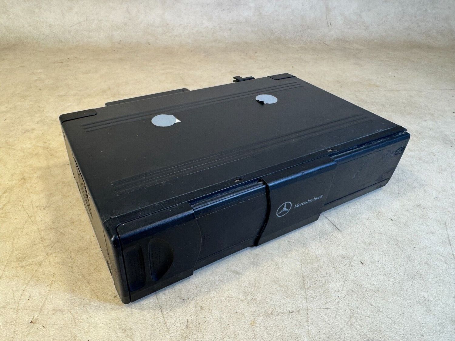 Mercedes G class W463 G400 Disc CD Changer A2038209089