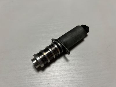 Porsche 911 991 GENUINE Електромагнитен променлив клапан за управление на двигателното масло 9A110530404