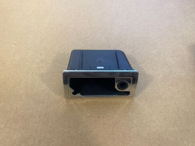 VW Touareg ORYGINALNA popielniczka lewych tylnych drzwi 7L6867317