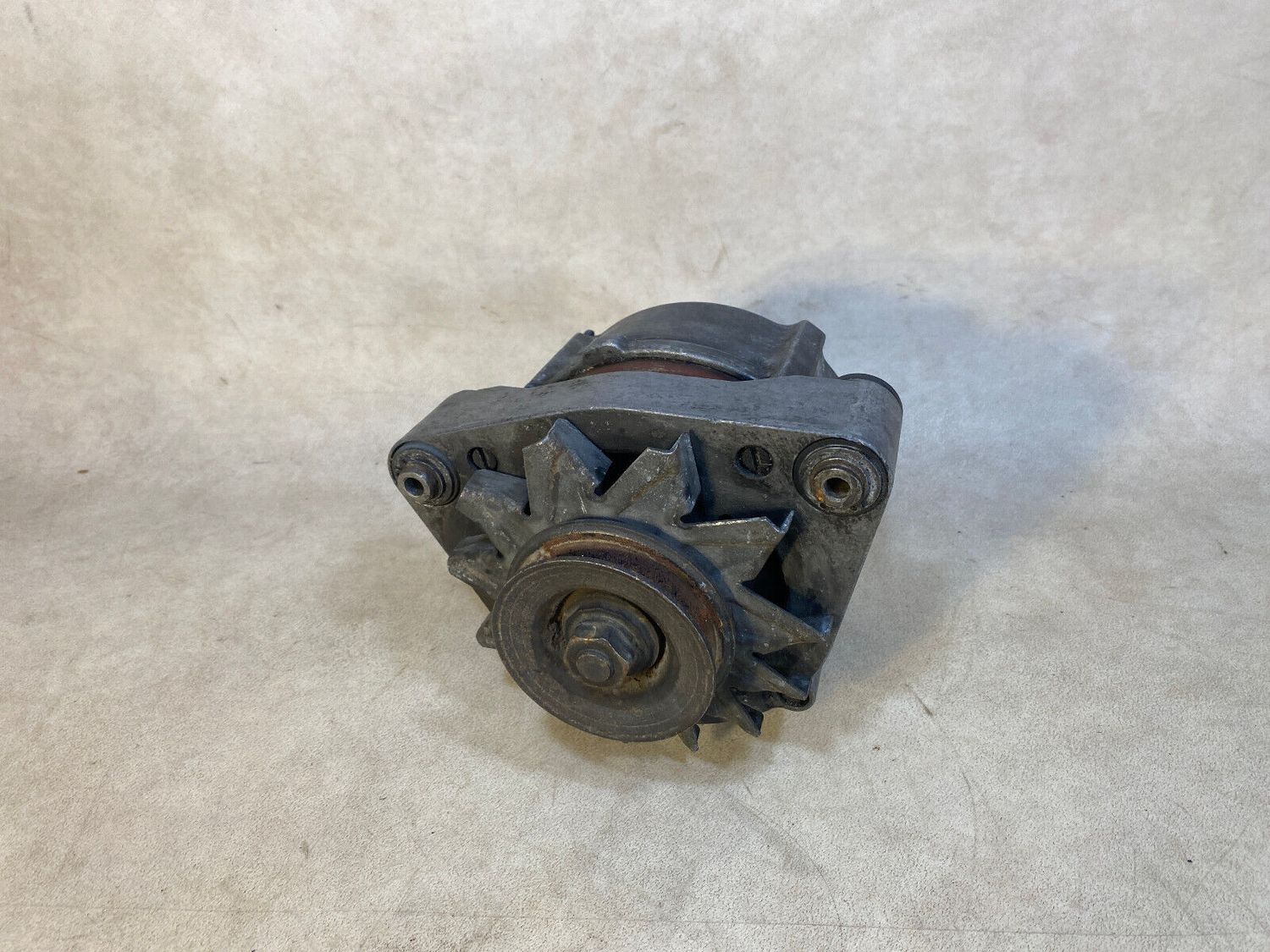 GENUINE BMW E23 7 Alternator Bosch 0120469617