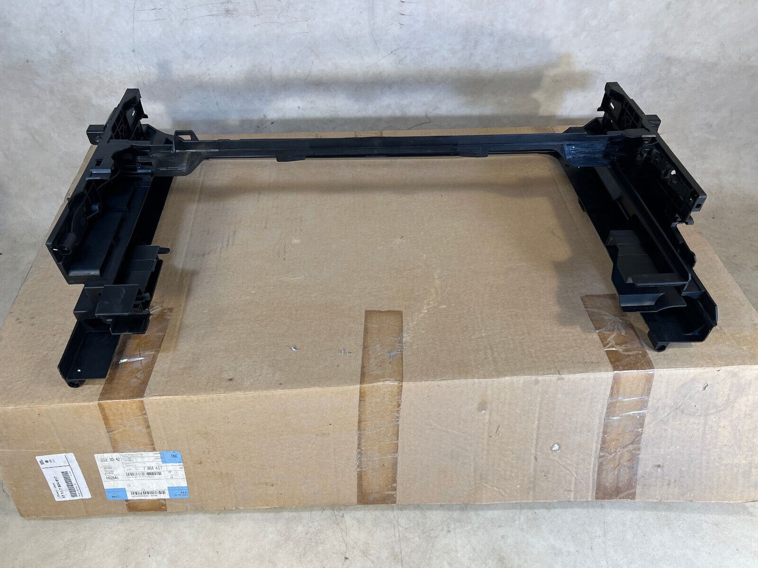 BMW 5 6 7 F07 F10 F11 F12 F01 F02 Radiator Module Mount Bracket Carrier 7804617