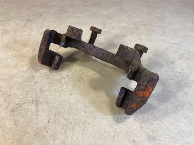 BMW E23 7er Original Bremssattelträger 34211160395