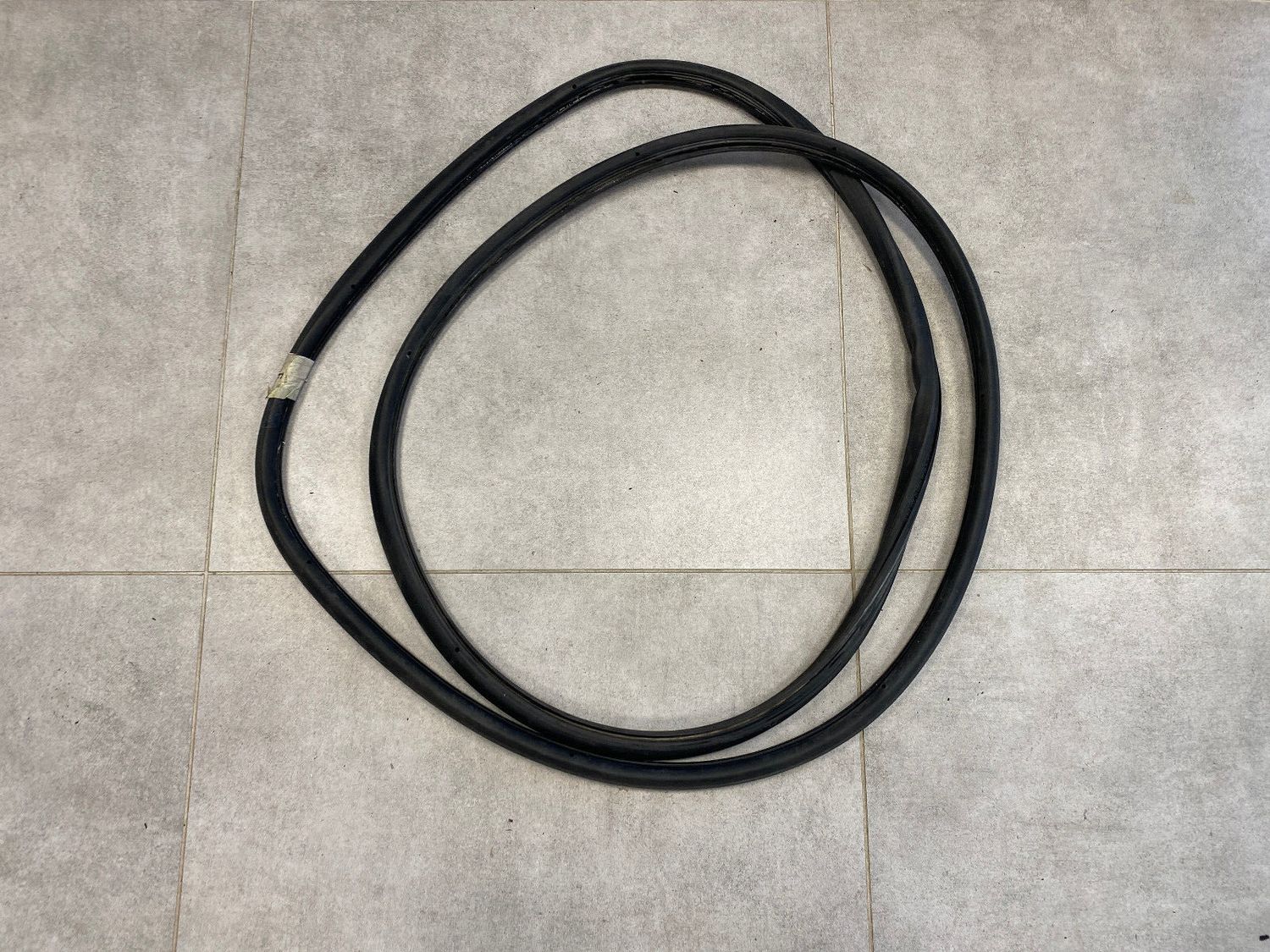 VW Touareg Porsche Cayenne Front Right Door Seal 7L0837911