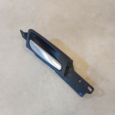 BMW X5 E70 , E70 LCI Äkta innerdörrhandtag Fram Höger Inre 51426974296