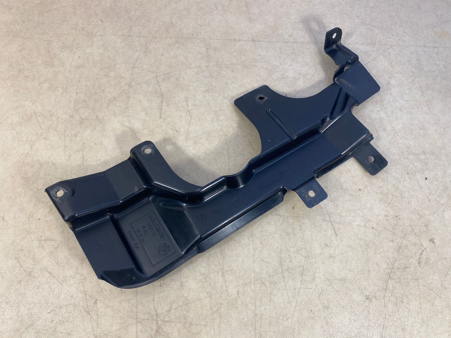 Genuine BMW X5 E70 F15 F85 X6 E71 E72 F16 F86  top right steering gear cover