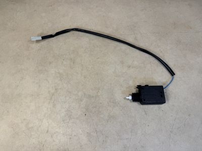 Mercedes G-Klasse W463 Original Türschloss-Stellantrieb A0048202542