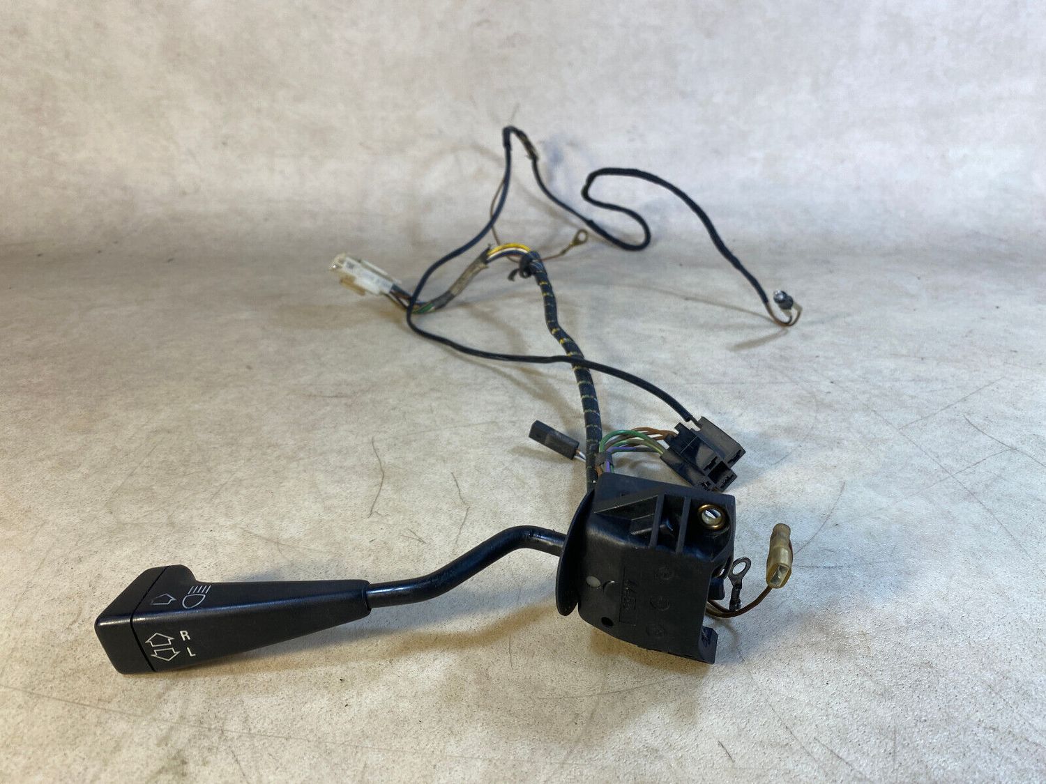 GENUINE BMW 7 E23 Turn Signal Switch 61311372100