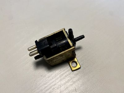 Mercedes SL S G-Klasse W129 W140 W463 ORIGINAL Vakuum-Magnetventil A0015408697