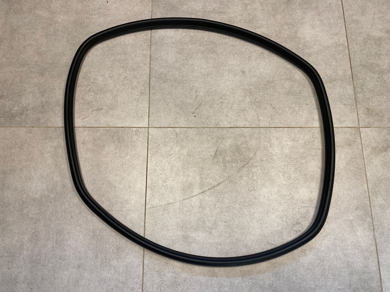 Mercedes G class W463 GENUINE Rear Trunk Glass Gasket Rubber Seal A4606730720