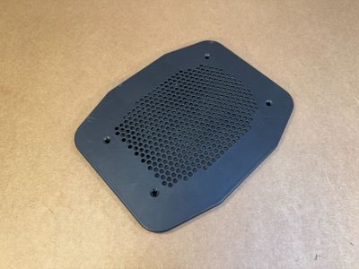 BMW X5 E70 F15 F85 X6 E71 F86 GENUINE Centrālā zemfrekvences skaļruņa apdares vāks 65136971882