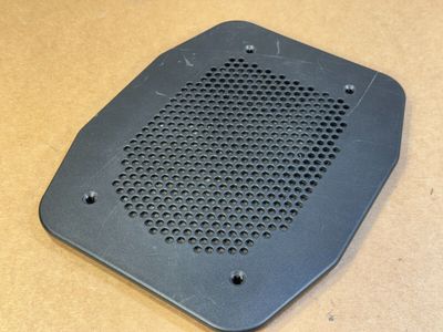 BMW X5 E70 F15 F85 X6 E71 F86 GENUINE 65136971882 Centrālā zemfrekvences skaļruņa apdares vāks