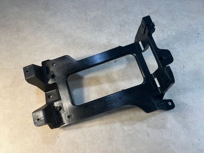 Support en plastique d&#39;origine pour amplificateur Audi Q7 4M 4M0907348B