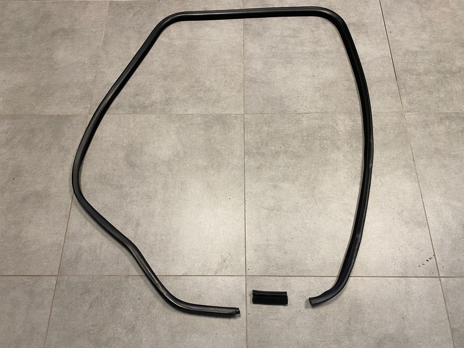 Mercedes G class W463 Genuine Rear Left ore Right Door Seal A4637370630