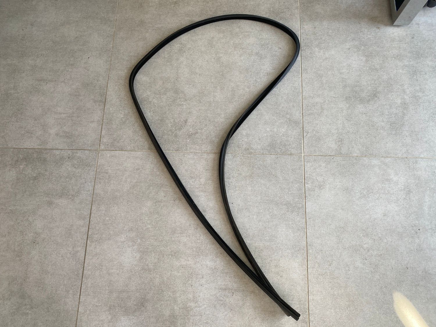 Mercedes G class W463 GENUINE Rear Left or Right Door Sealing cord A4637250198