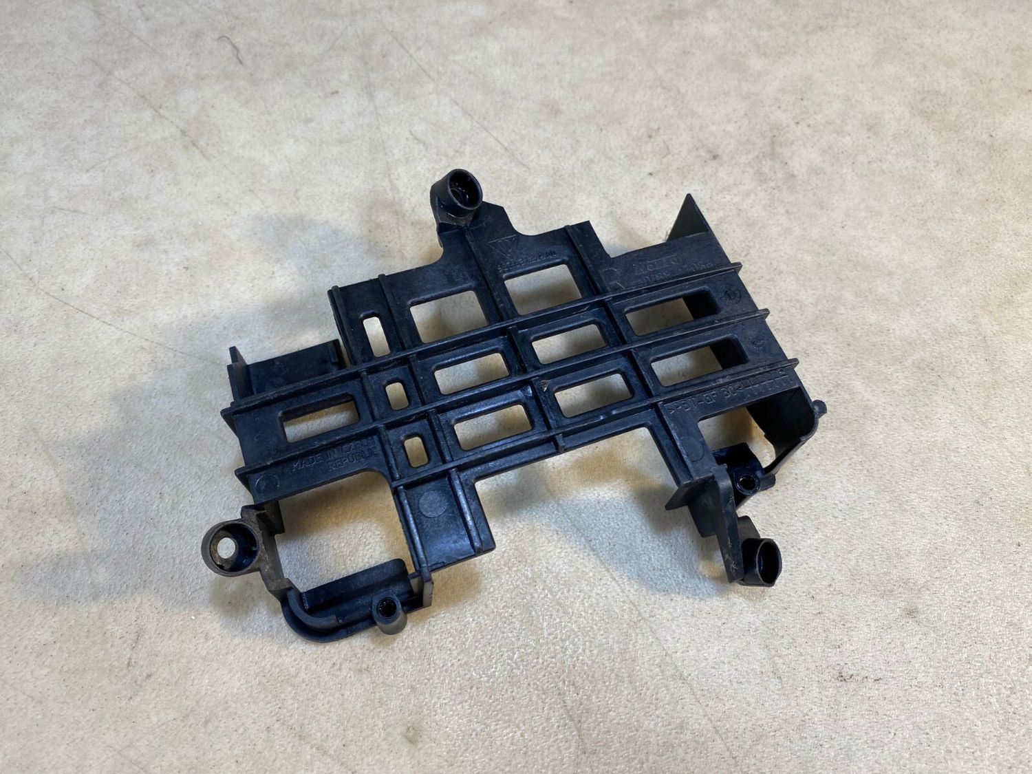 Porsche CAYMAN BOXSTER 987 GENUINE Right Ballast Brackert Holder Support