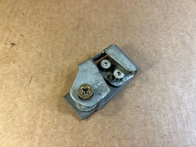 BMW 5 E28 7 E23 GENUINE Front Left Door Lock Locking Wedge 51211872833